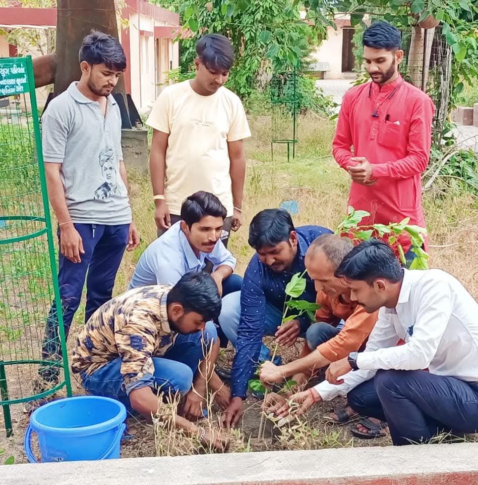 Y.Y.P members planting a tree in 2020